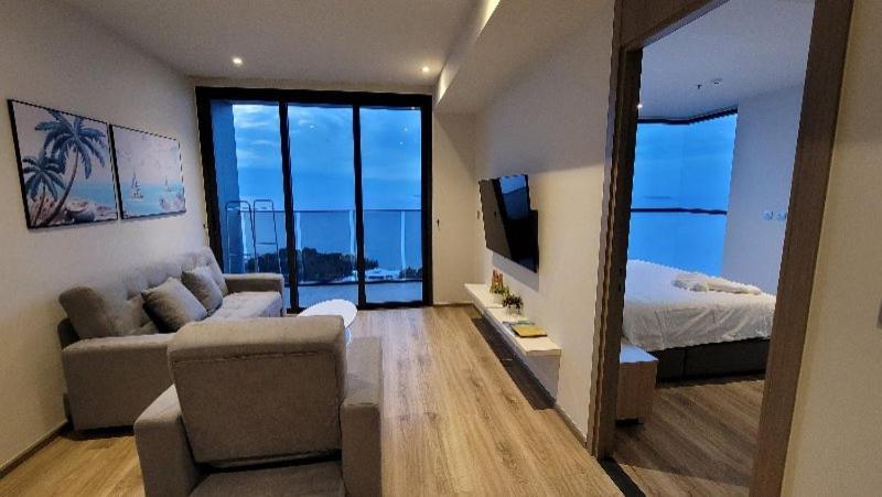 Andromeda Condo By Feng Pattaya Chambre photo